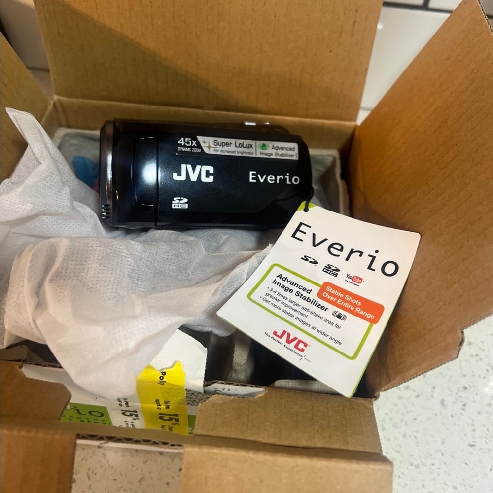 JVC Video Camera - Picture 2 of 3